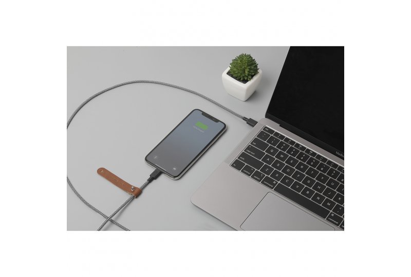 Кабель Native Union Belt Lightning/USB-C, 1.2 м, зебра Кабель Native Union Belt Lightning/USB-C, 1.2 м, зебра